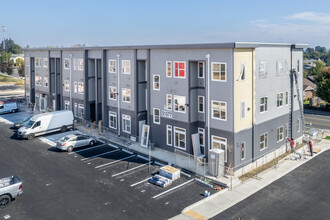 Candlelight - New Modern Scappoose Apartme... in Scappoose, OR - Building Photo - Building Photo