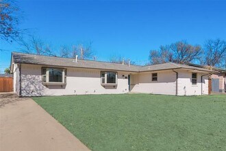 8611 Hanford Dr in Dallas, TX - Building Photo - Building Photo