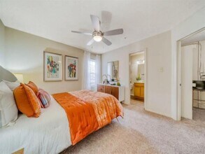 The Views at Laurel Lakes in Laurel, MD - Foto de edificio - Building Photo