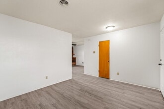 1505 E Amherst St in Lubbock, TX - Foto de edificio - Building Photo