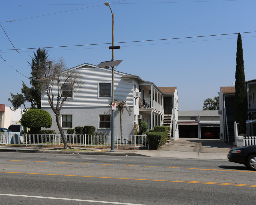 12801 Vanowen St in North Hollywood, CA - Building Photo