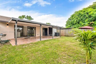 4736 SW 136th Pl in Miami, FL - Building Photo - Building Photo