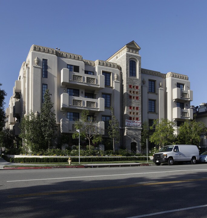 13940 Moorpark Street in Sherman Oaks, CA - Building Photo