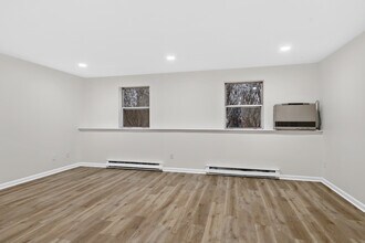 5 Horizon View Dr W in East Greenbush, NY - Building Photo - Building Photo