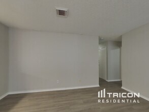 8130 Ocean Meadow Dr in Converse, TX - Building Photo - Building Photo