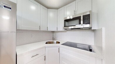 1201 SW 42nd Ave in Miami, FL - Building Photo - Building Photo