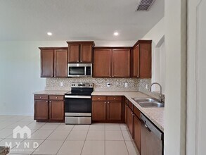 4991 Windbourne Way in St. Cloud, FL - Foto de edificio - Building Photo