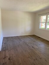 325 Comet Dr in Hendersonville, NC - Building Photo - Building Photo