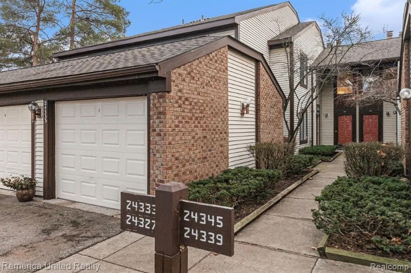 24333 Evergreen Rd in Southfield, MI - Foto de edificio