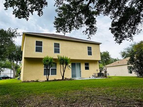 8225 Stockton Way in Tampa, FL - Building Photo - Building Photo