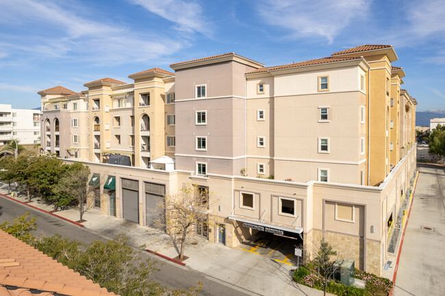 Pacific Plaza in Alhambra, CA - Foto de edificio - Building Photo