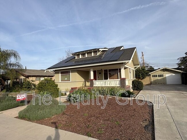 820 S Court St in Visalia, CA - Building Photo - Building Photo