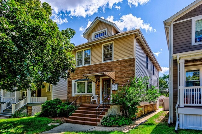 property at 5837 W Peterson Ave
