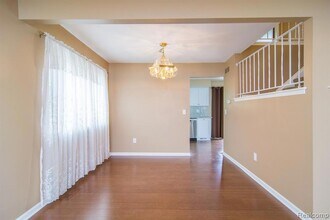 5962 Runnymeade Dr, Unit 1132 in Canton, MI - Building Photo - Building Photo