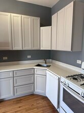 1215 W Grand Ave in Chicago, IL - Building Photo - Building Photo