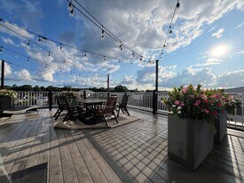 1 Everett St, Unit 501 in Boston, MA - Building Photo