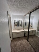 6843 Greenway Chase St in Houston, TX - Building Photo - Building Photo