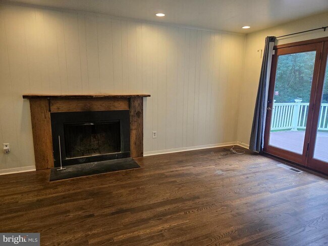 15069 Joshua Tree Rd in North Potomac, MD - Building Photo - Building Photo