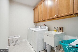 4640 Charger Pl in Chantilly, VA - Building Photo - Building Photo