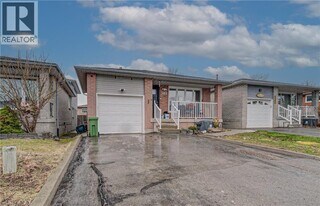 383 Rexford Dr in Hamilton, ON - Building Photo
