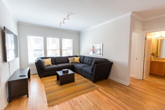 3501 N Racine Ave-Unit -3501-1 in Chicago, IL - Building Photo - Building Photo