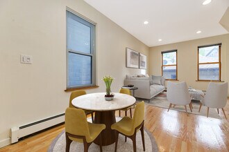 2047 W Shakespeare Ave in Chicago, IL - Building Photo - Building Photo