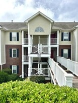 332 Bubble Creek Ct in Fayetteville, NC - Building Photo