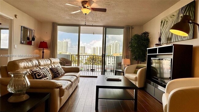 3703 NE 166th St in North Miami Beach, FL - Building Photo - Building Photo