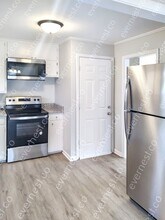 210 Brookview Dr in Belton, MO - Building Photo - Building Photo