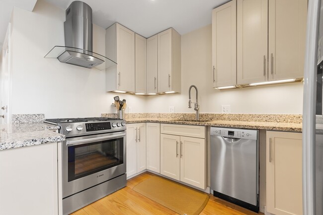 802 E 3rd St in Boston, MA - Building Photo - Building Photo