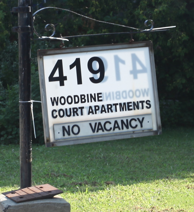 Woodbine Court Apartments in Toronto, ON - Building Photo - Building Photo