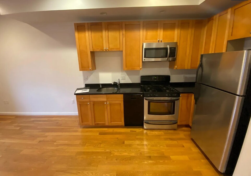 2 Beech St, Unit 201 in Cambridge, MA - Building Photo