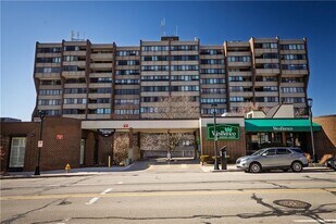 750 Washington Rd in Pittsburgh, PA - Building Photo