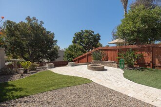1601 Wesley Way in Vista, CA - Building Photo - Building Photo