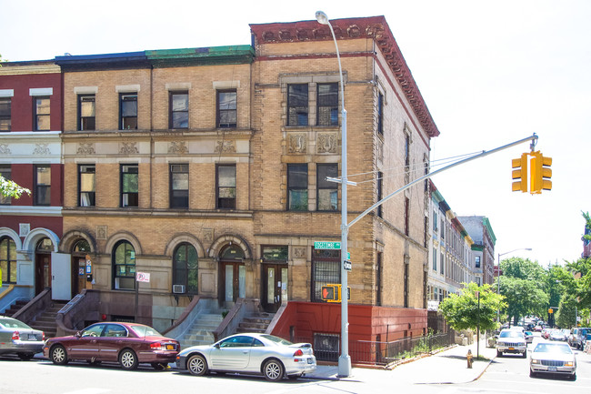 100 Edgecombe Ave in New York, NY - Building Photo - Building Photo