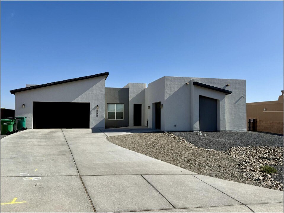 6849 Nacelle Rd NE in Rio Rancho, NM - Building Photo