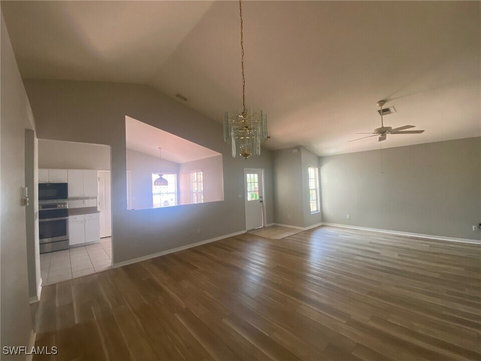3551 Gloxinia Dr in North Fort Myers, FL - Building Photo