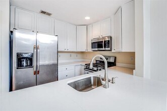 113 Abbie Ct in Guttenberg, NJ - Building Photo - Building Photo