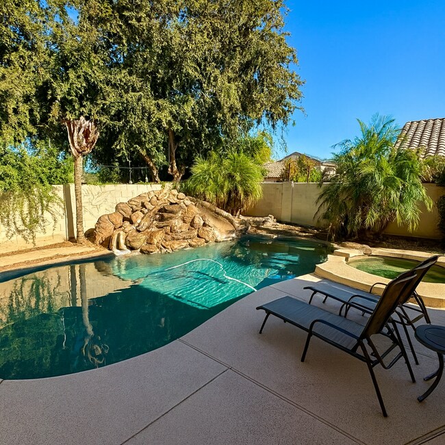 property at 3320 E Elgin St