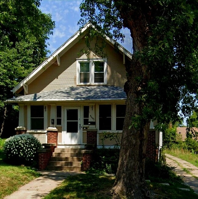 property at 4640 Izard St