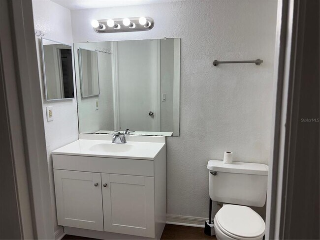 4536 Commander Dr in Orlando, FL - Building Photo - Building Photo