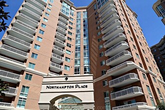 3101 N Hampton Dr, Unit 816 in Alexandria, VA - Foto de edificio - Building Photo