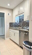 190 S Wood Dale Rd in Wood Dale, IL - Building Photo - Building Photo