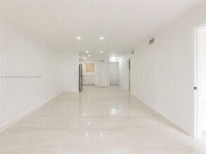 3195 Foxcroft Rd in Hollywood, FL - Building Photo - Building Photo