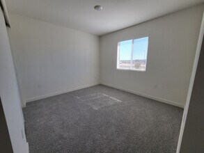 2081 Shady Tree Cir in Roseville, CA - Building Photo - Building Photo