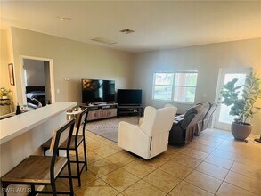 1124 SW 45th St in Cape Coral, FL - Building Photo - Building Photo