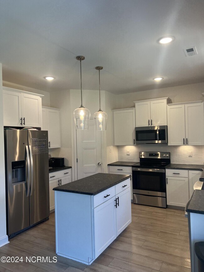 1615 Redbud Ct in Aberdeen, NC - Building Photo - Building Photo