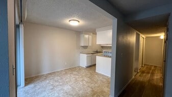 14801 132nd Ave E, Unit A in Puyallup, WA - Building Photo