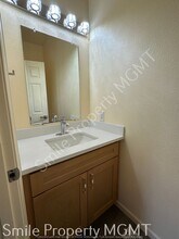 15643 SE Kensington Dr in Clackamas, OR - Building Photo - Building Photo