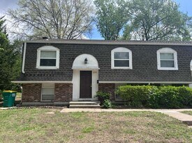 10705 W 90th Terrace in Overland Park, KS - Building Photo